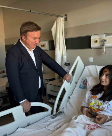 3. Kattan Düşen Genç Kız Vali̇yi̇ Hastaneye Zi̇yareti̇ne Çağırdı