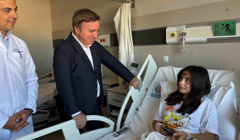 3. Kattan Düşen Genç Kız Vali̇yi̇ Hastaneye Zi̇yareti̇ne Çağırdı