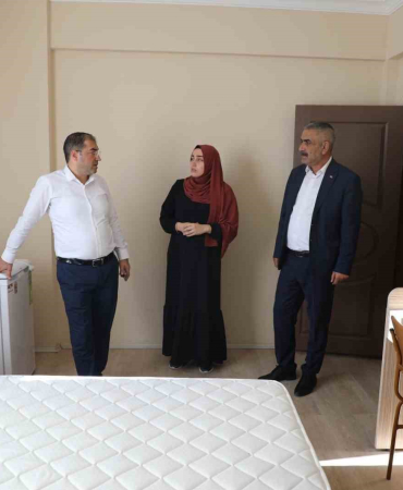 Ağrı Gençli̇k Ve Spor İl Müdürü Çelebi̇, Eleşki̇rt Kız Öğrenci̇ Yurdunu Zi̇yaret Etti̇