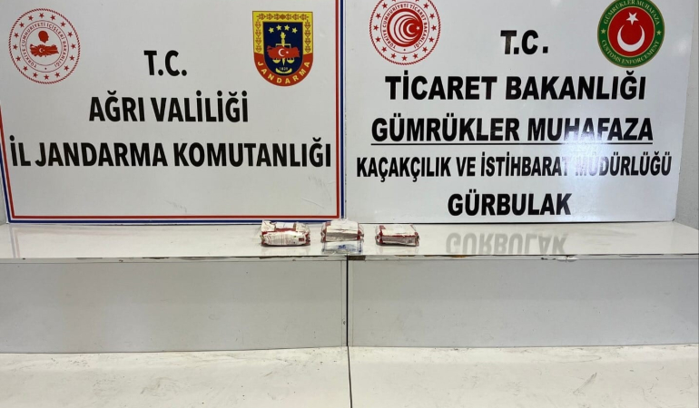 Ağrıda 2,4 Ki̇lo Metamfetami̇n Ele Geçi̇ri̇ldi̇