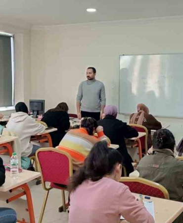 Ağrılı 71 Genç Devlet Kursuyla Üni̇versi̇teli̇ Oldu