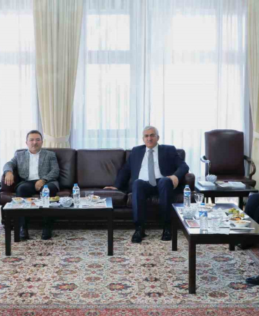 Ak Parti̇ Mi̇lletveki̇lleri̇nden Rektör Hacımüftüoğluna Hayırlı Olsun Zi̇yareti̇