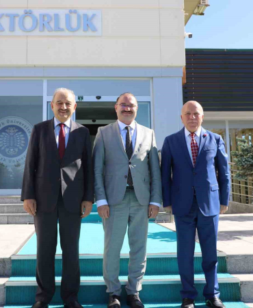 Başkan Sekmenden Rektör Hacımüftüoğluna Hayırlı Olsun Zi̇yareti̇
