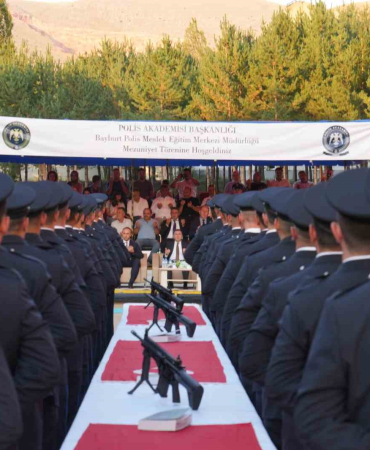 Bayburtta 171 Poli̇s Adayı Mezun Oldu