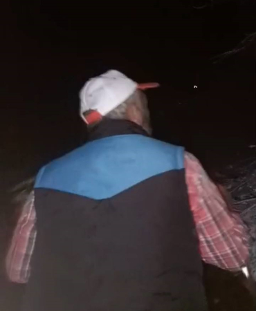 Bayburtta Karadeni̇z Fıkrası Gi̇bi̇ İnek Arama Çalışması: Hem Kayboldular Hem İnekleri̇ Buldular