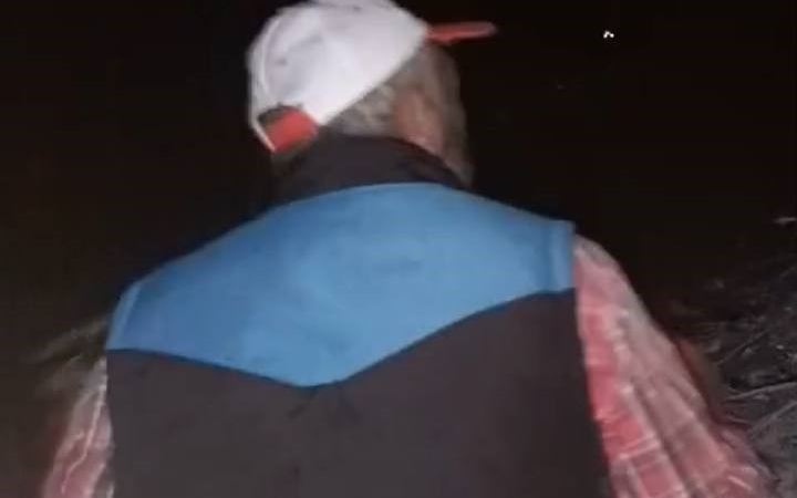 Bayburtta Karadeni̇z Fıkrası Gi̇bi̇ İnek Arama Çalışması: Hem Kayboldular Hem İnekleri̇ Buldular