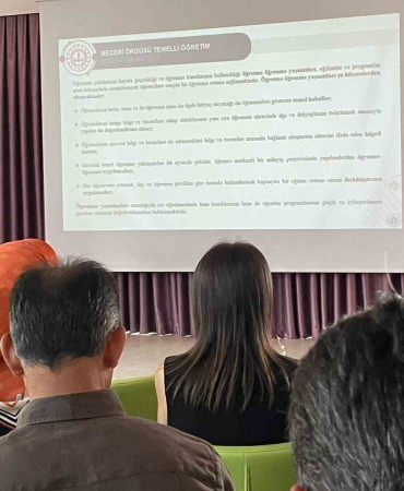 Bayburtta Türki̇ye Yüzyılı Maari̇f Modeli̇ Tanıtım Ve Bi̇lgi̇lendi̇rme Toplantısı Yapıldı