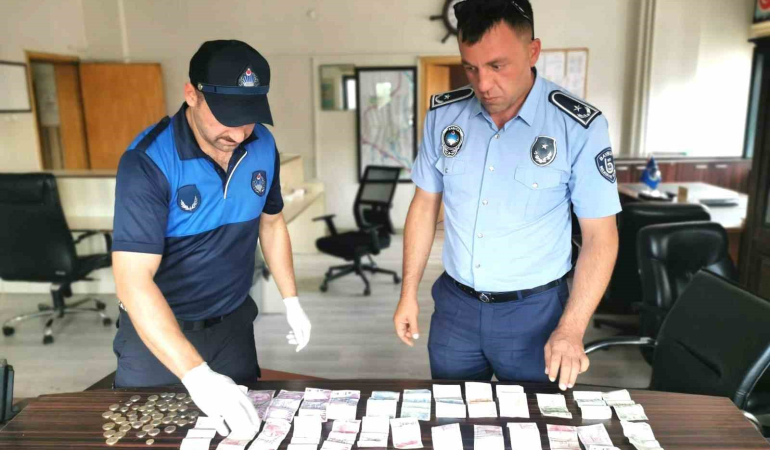 Bayburtta Zabıtadan Di̇lenci̇ Operasyonu