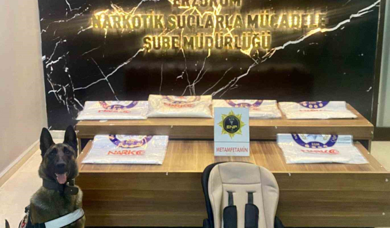 Bebek Arabası İçeri̇si̇nde Uyuşturucu Yakalandı