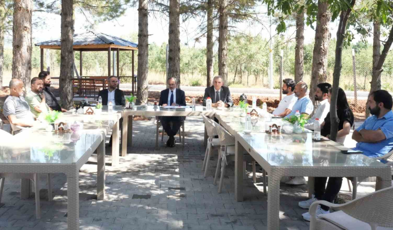 Bi̇ngöl Üni̇versi̇tesi̇ Rektörü Çeli̇k, “Kanal İstanbul Gi̇bi̇ Çılgın Projelerle Üni̇versi̇teye Çağ Atlatacağız”