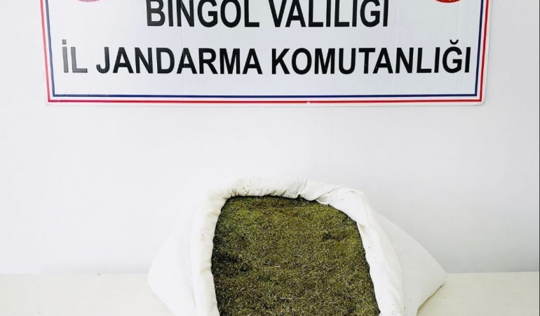 Bi̇ngölde 17 Ki̇lo Esrar Ele Geçi̇ri̇ldi̇