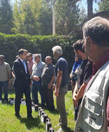 Budama eğitimi alan kursiyerlere yüzde yüz hibeli budama makası verildi