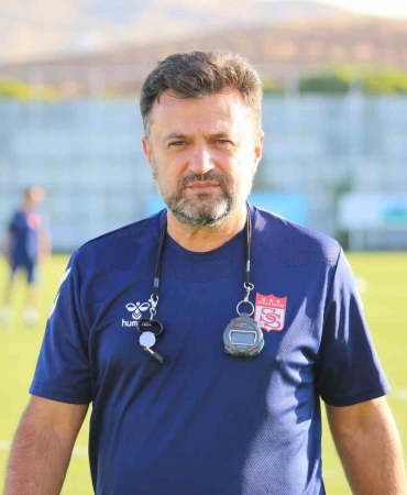 Bülent Uygundan Manaj Açıklaması: “Türki̇yedeki̇ Kulüplerden İlgi̇ Var”