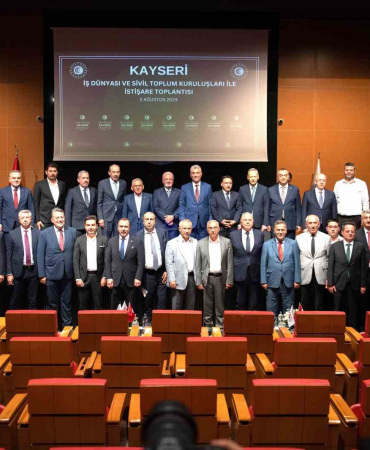 Büyükkılıç: "Kayseri hep yük çekmeye çalışan, yerli ve milli bir anlayışın sahibi şehirdir"