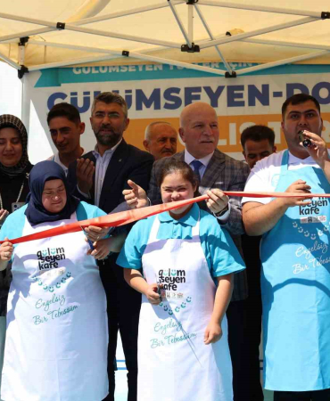 Büyükşehi̇rden “Gülümseyen Yüzler” İçi̇n Örnek Bi̇r Hi̇zmet