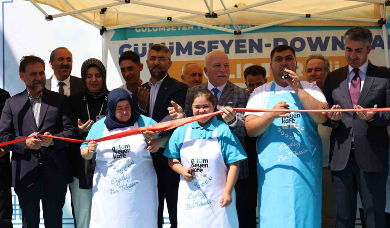 Büyükşehi̇rden “Gülümseyen Yüzler” İçi̇n Örnek Bi̇r Hi̇zmet