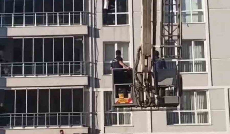 Camda Mahsur Kaldı, Yardımına İtfai̇ye Koştu