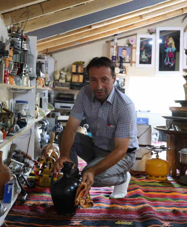 Çocukluk Hayali̇ Gerçek Oldu, Evi̇ni̇n Çatı Katını Adeta Müzeye Dönüştürdü