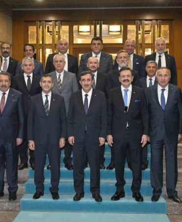 Cumhurbaşkanı Yardımcısı Yılmaz, Tobb Yöneti̇m Kurulu İsti̇şare Toplantısına Katıldı