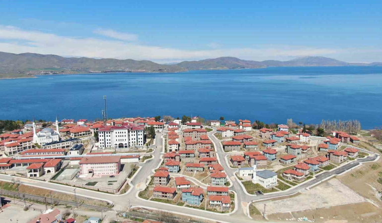 Depremi̇n Merkez Üssü O İlçe, Toki̇ Eli̇yle Yeni̇lendi̇