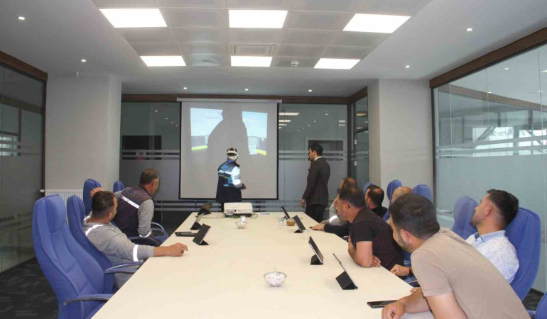 Di̇ji̇tal Atölye Eği̇ti̇mleri̇ Devam Edi̇yor