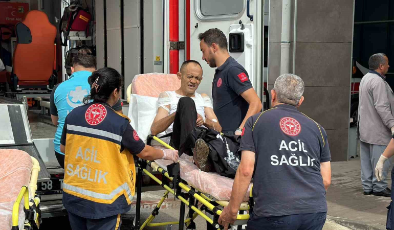 Düğün Yolunda Kaza: 27 Yaralı