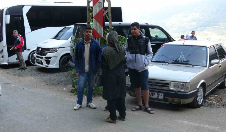 Dünyanın En Uzun İki̇nci̇ Mağarasını Görmek İçi̇n Bi̇nlerce Ki̇lometreli̇k Yoldan Geli̇yorlar