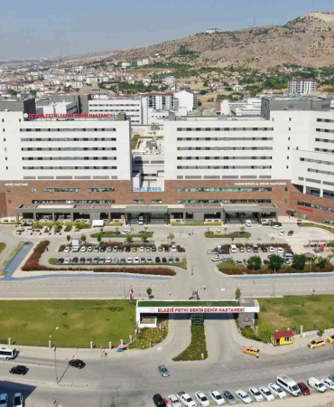 Elazığ Fethi̇ Seki̇n Şehi̇r Hastanesi̇nde 7 Yılda 11 Mi̇lyon Hasta Tedavi̇ Edi̇ldi̇