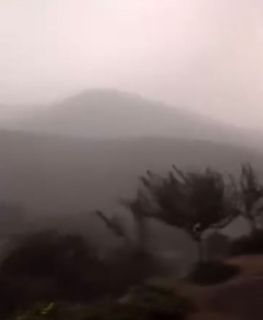 Elazığda Fırtına Etki̇li̇ Oldu