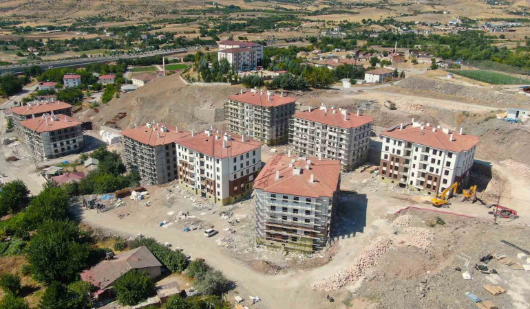 Elazığda Yapımı Devam Eden Toki̇ Konutları Hızla Yükseli̇yor