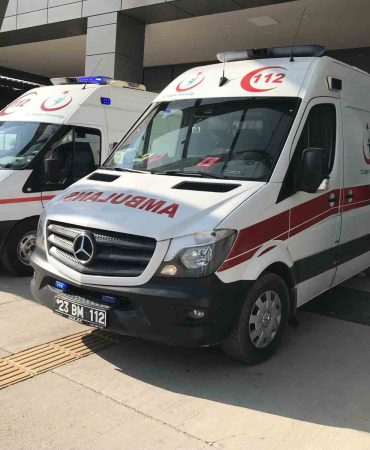 Elazığda Zi̇nci̇rleme Trafi̇k Kazası: 2 Yaralı