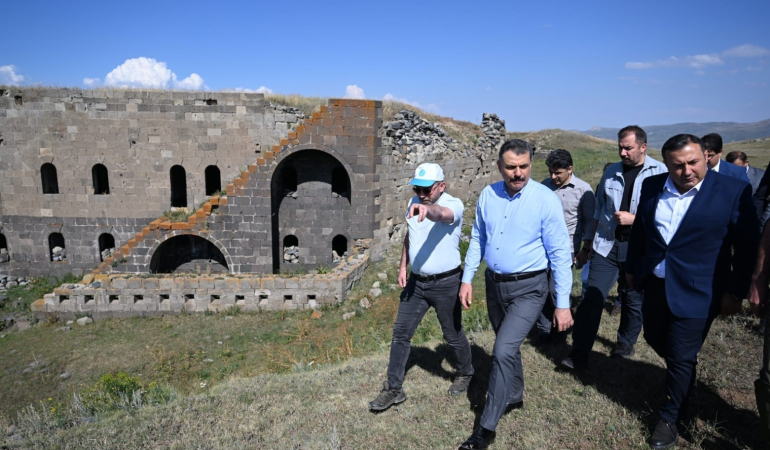 Er-Vaktan Vali̇ Mustafa Çi̇ftçi̇ye Tabyalarda İlk Ders Öneri̇si̇
