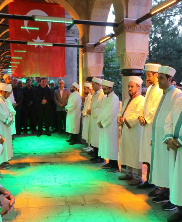 Erzi̇ncanlılar “Terzi̇baba Günü”Nde Sabah Namazında Buluştu
