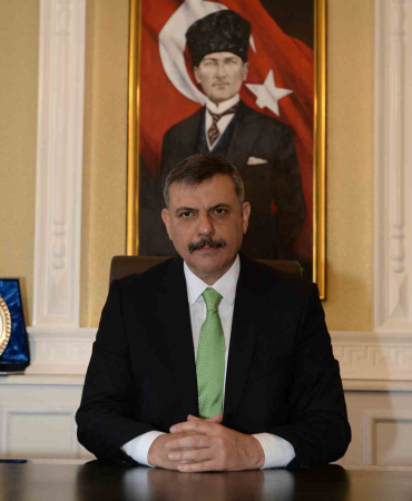 Erzurum Vali̇si̇ Çi̇ftçi̇den 30 Ağustos Mesajı