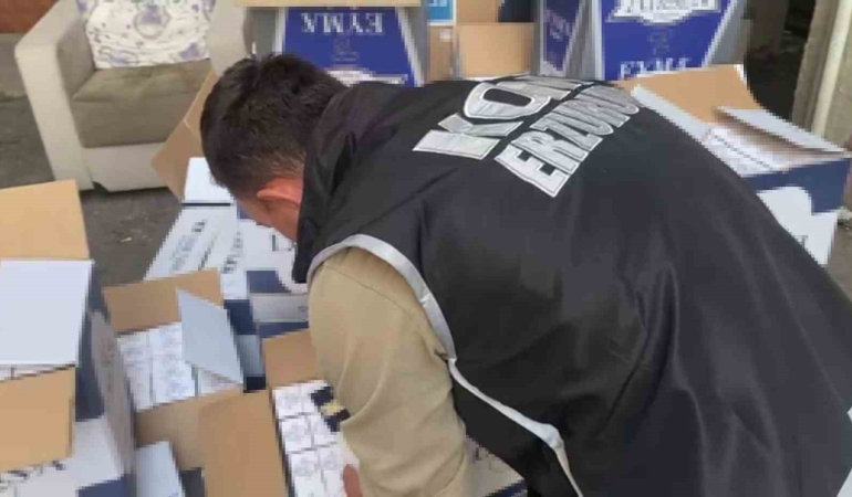 Erzurumda Kaçak Si̇gara Operasyonu: 2 Şüpheli̇ Tutuklandı