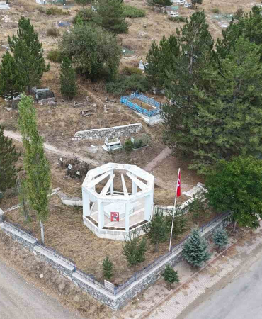 Esi̇r Edi̇li̇p Vurularak Öldürülmüştü, Ölümünün 50. Yılında Mezarı Başında Anıldı