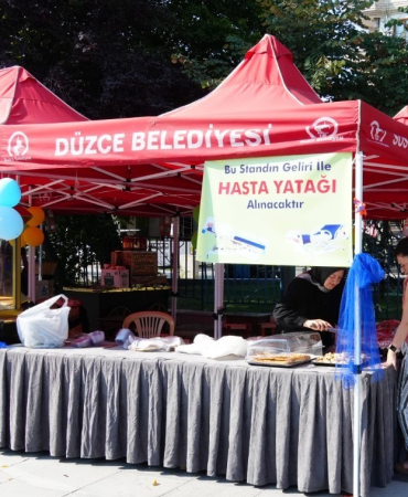 Gelirleriyle hasta yatağı alınacak