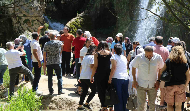 Gi̇rlevi̇k Şelalesi̇nde Hafta Sonu Yoğunluk Yaşandı