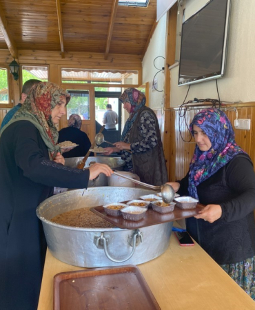 Gölpazarı Öğretmenevi Müdürlüğü’nden aşure ikramı
