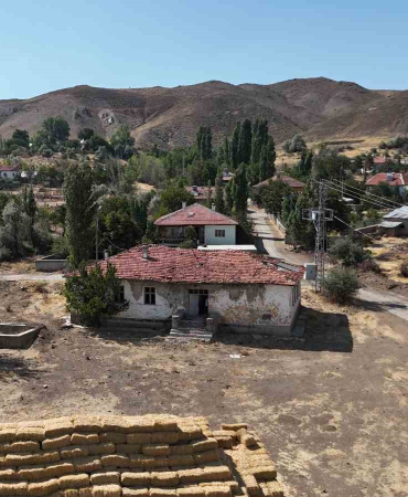 Her Yanında Yazıcıoğlunun Hatıraları Var, Restore Edi̇lerek Yeni̇den Eği̇ti̇me Kazandırılması İsteni̇yor
