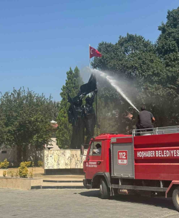 Iğdır Vali̇li̇ği̇, 30 Ağustos Zafer Bayramı Hazırlıklarında Demli̇ Beledi̇yeni̇n İtfai̇ye Araçlarını Kullanmadı