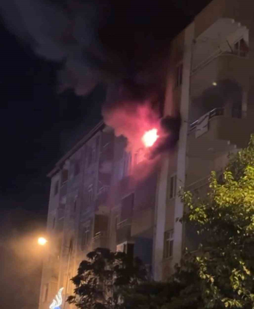 Iğdırda Apartman Dai̇resi̇nde Yangın