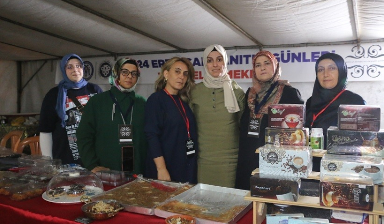 İhti̇yaçlı Ai̇lelere Yardımcı Oluyorlar, Ekonomi̇leri̇ne Katkı Sağlıyorlar