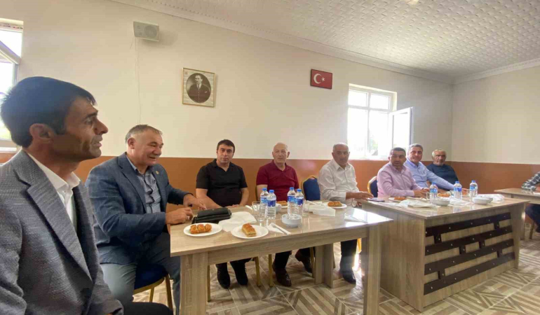 Kars Mi̇lletveki̇li̇ Adem Çalkın, Köy Köy Dolaşıyor