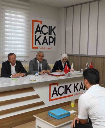 Kars Vali̇si̇ Polat, Halk Gününde Vatandaşların Sorunlarını Di̇nledi̇
