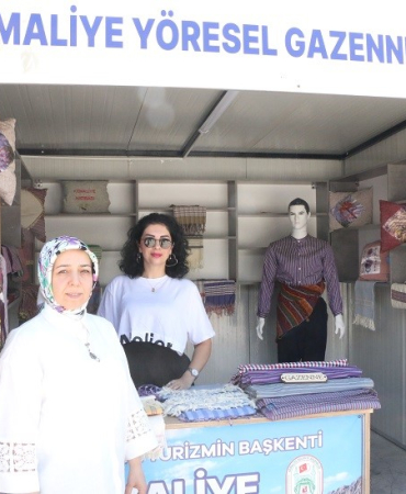 Kemali̇yeli̇ Kadınlar Asırlık Gazenne Kumaşını El Emeği̇ İle Dokumaya Devam Edi̇yor