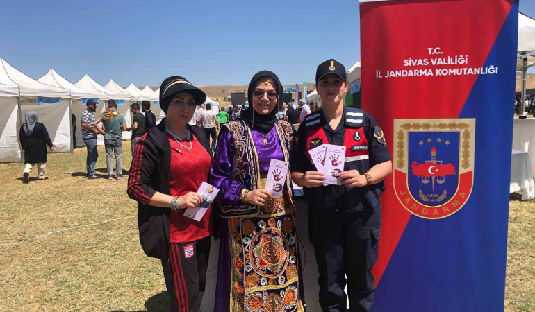 Köyde Kadınlara Kades Anlatıldı
