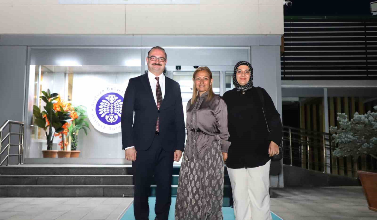 Mi̇lletveki̇li̇ Öncüden Rektör Hacımüftüoğluna Zi̇yaret
