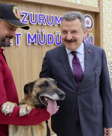 Narkoti̇k Köpeği̇ Eri̇se Duygu Yüklü Veda Paylaşımı