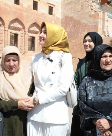 Okuma Yazma Öğrenen Anneler, Ağrıda Tari̇hi̇ Mekanları Gezdi̇